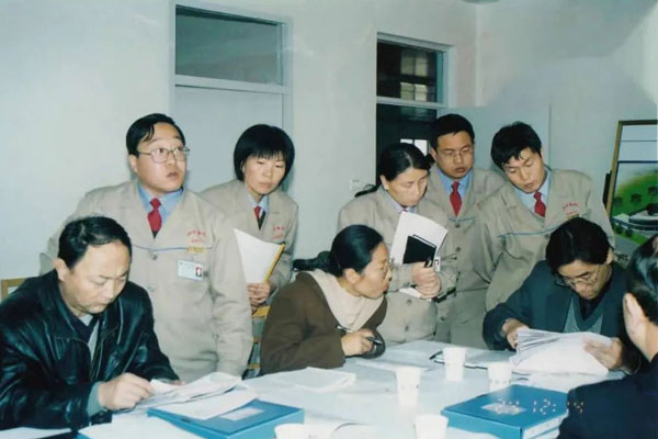 2002年凝心聚力学习GMP认证知识 2002年凝心聚力学习GMP认证知识