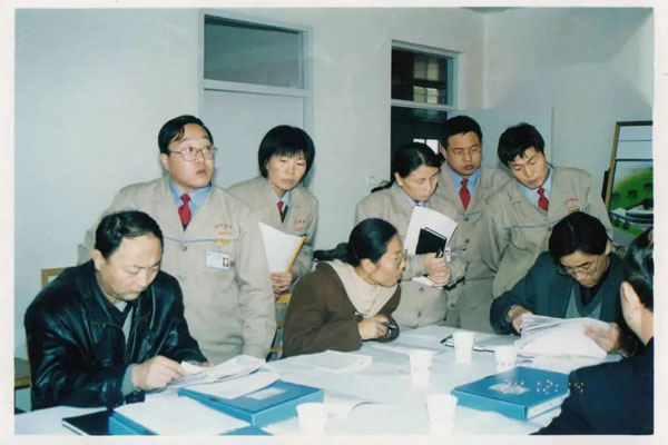 2002�����ľ���ѧϰGMP��֤֪ʶ